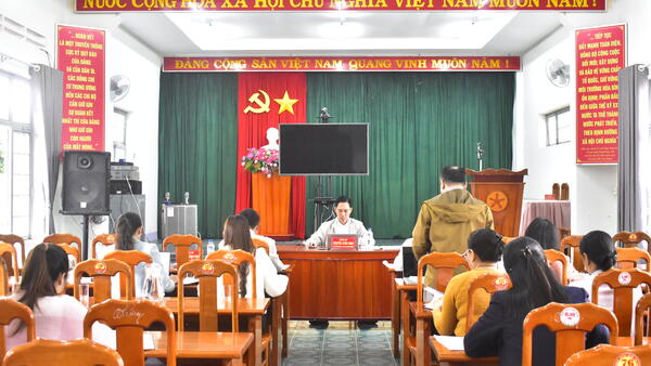 UBND phường Đăk Cấm tổ chức Phiên họp thường kỳ tháng 12/2025